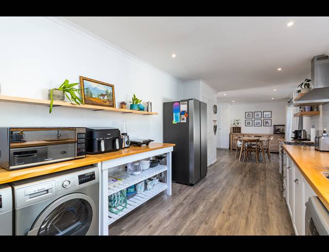 4 BEDROOM HOUSE FOR SALE IN FLAMINGO VLEI